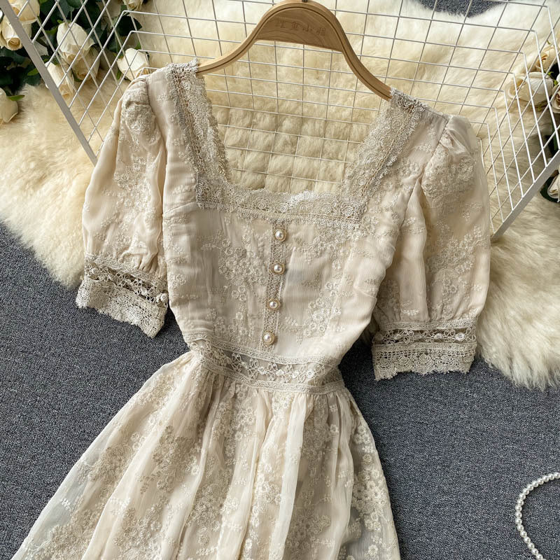 Vestido de encaje vintage con cuello cuadrado y corte entallado con volantes de longitud media para mujer