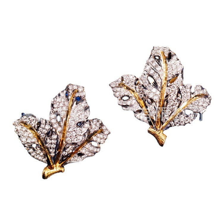 Retro Style 18K Gold Diamond Double Flower And Leaf Brushed Carving Gold Ear-ring Clip