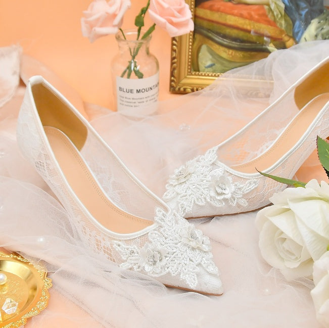 White Lace Flower Bride's  Wedding Shoes