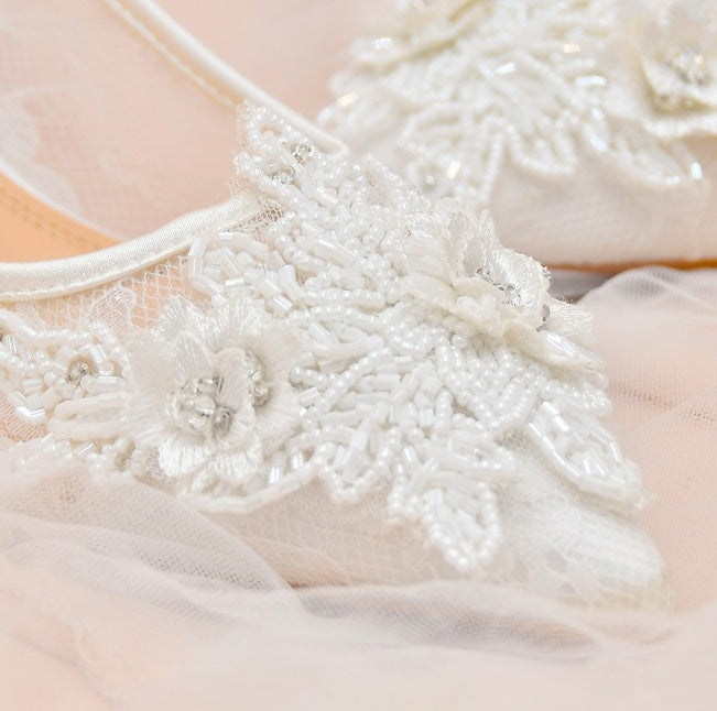 White Lace Flower Bride's  Wedding Shoes