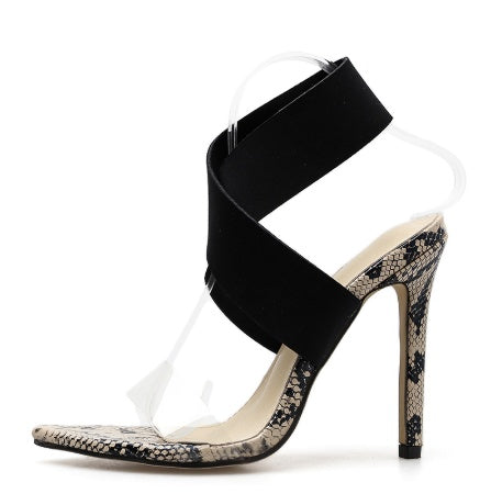 Tacones altos con estampado de serpiente