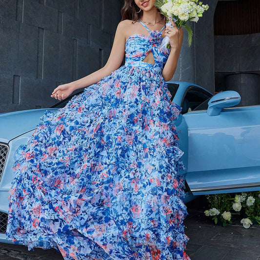 Vestido de moda con cuello halter y estampado de mariposas caladas