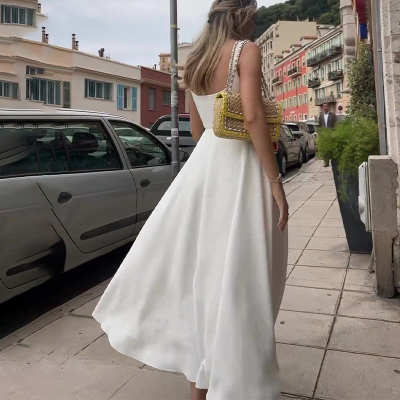 Robe sans manches à col carré et bretelles spaghetti