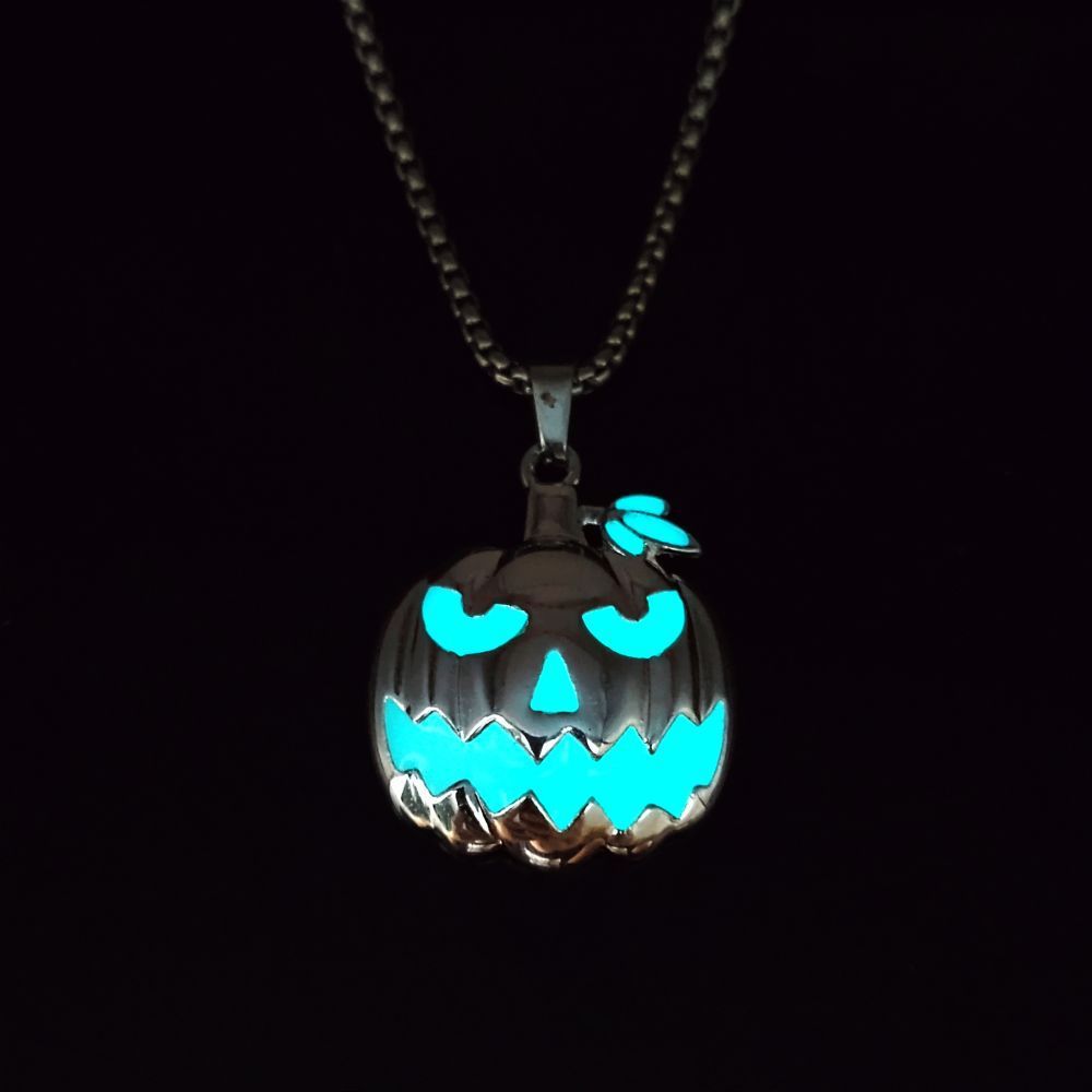 Collar con colgante de calabaza luminosa con accesorios para festivales de fantasmas de Halloween