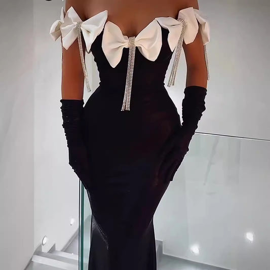 Vestido con top de tubo y lazo con borlas y diamantes de imitación blancos