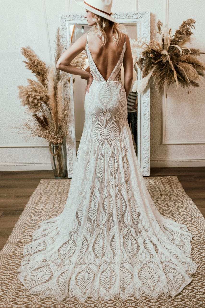 Vestido Bohemian Wedding Dress V Neck Lace Boho Spaghetti Straps Backless Beach Bridal Gowns Vestido De Novia Roycebridal