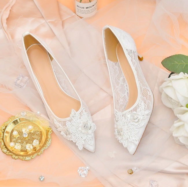 White Lace Flower Bride's  Wedding Shoes