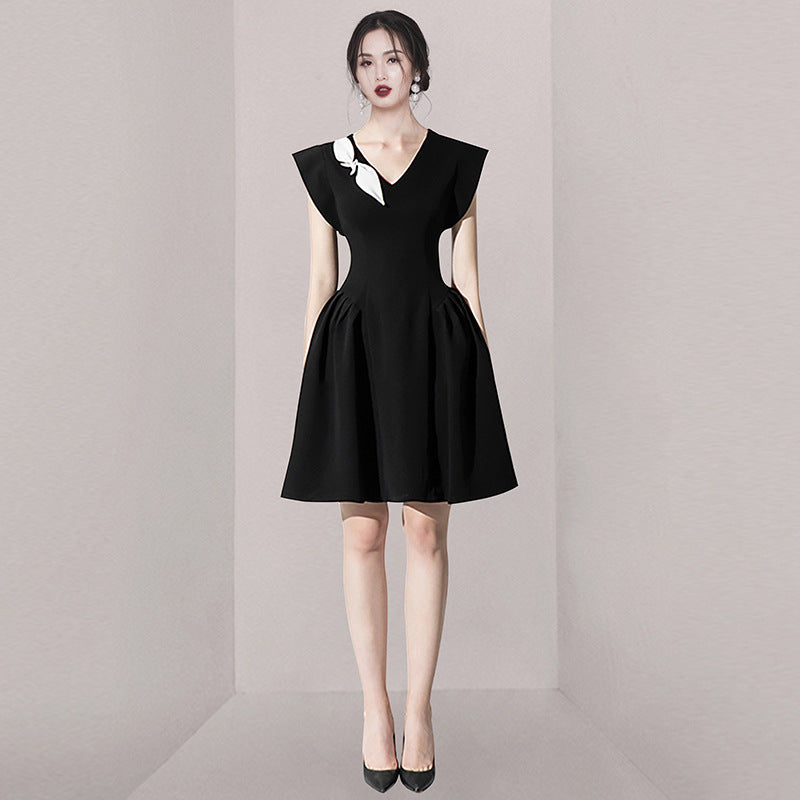 Black V-neck Sleeveless Little Black Dress Design Dress