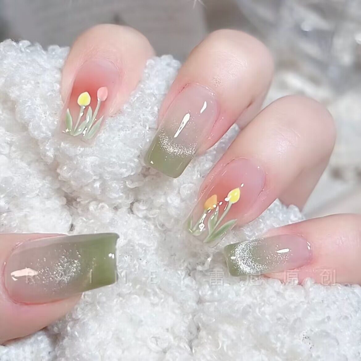 Wear Nail Tip Green Cat Eye Tulip