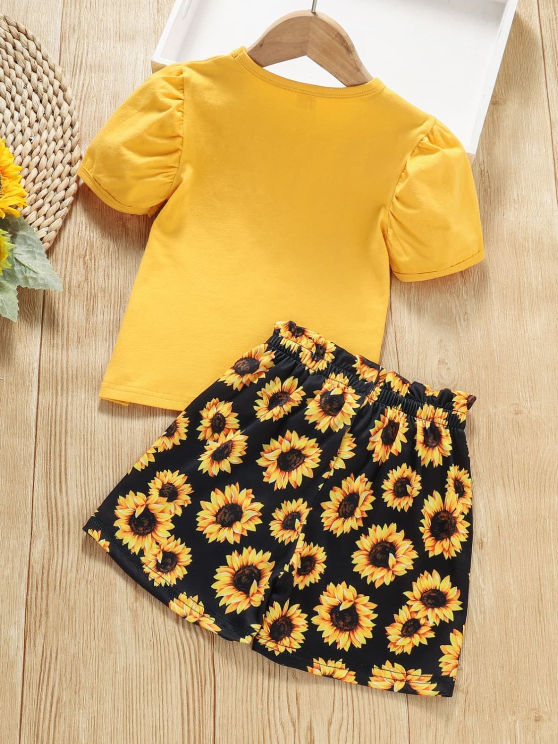 Solid Color Round Neck SUNFLOWER Short Sleeve Top Clothes